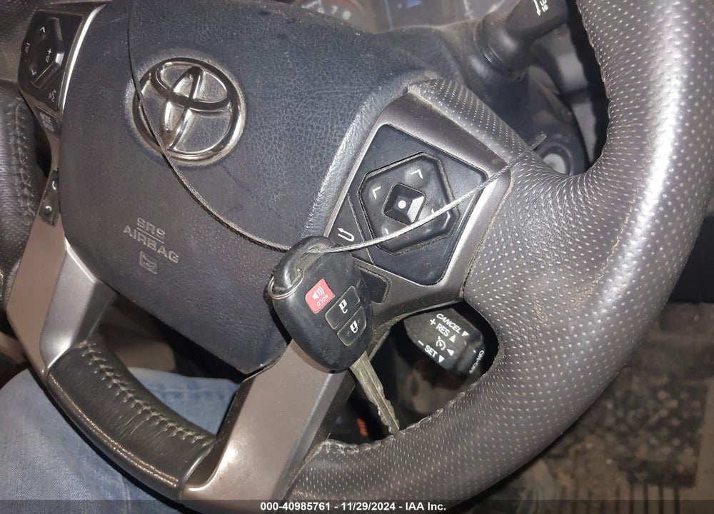 2017 TOYOTA TACOMA SR5 V6 VIN: 5TFSZ5AN7HX051312