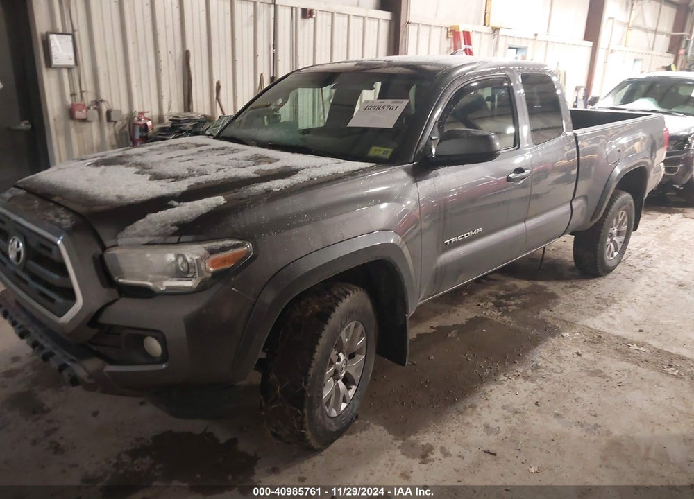 2017 TOYOTA TACOMA SR5 V6 VIN: 5TFSZ5AN7HX051312