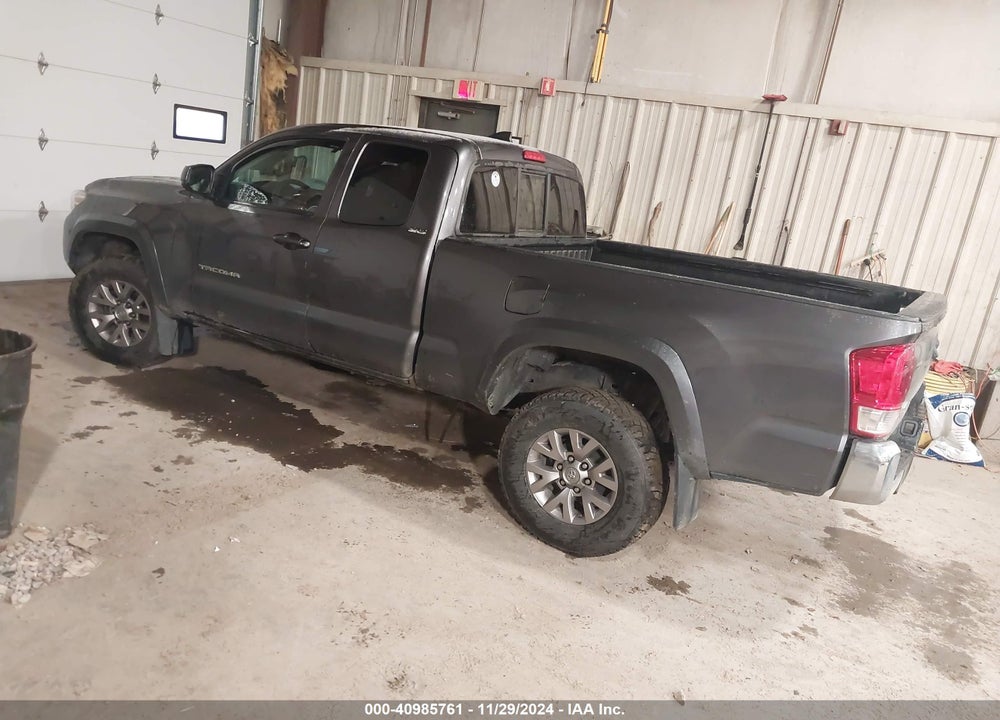 2017 TOYOTA TACOMA SR5 V6 VIN: 5TFSZ5AN7HX051312
