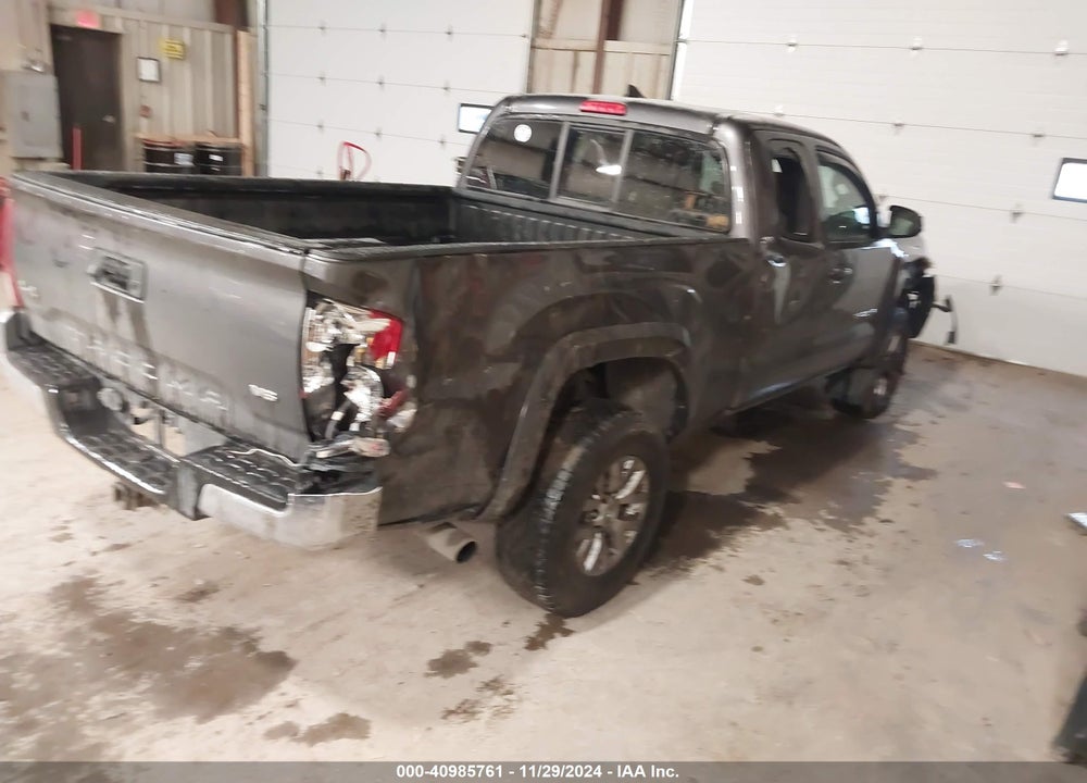 2017 TOYOTA TACOMA SR5 V6 VIN: 5TFSZ5AN7HX051312