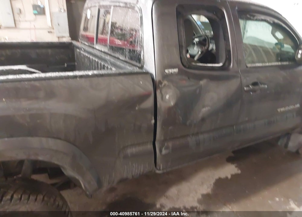 2017 TOYOTA TACOMA SR5 V6 VIN: 5TFSZ5AN7HX051312