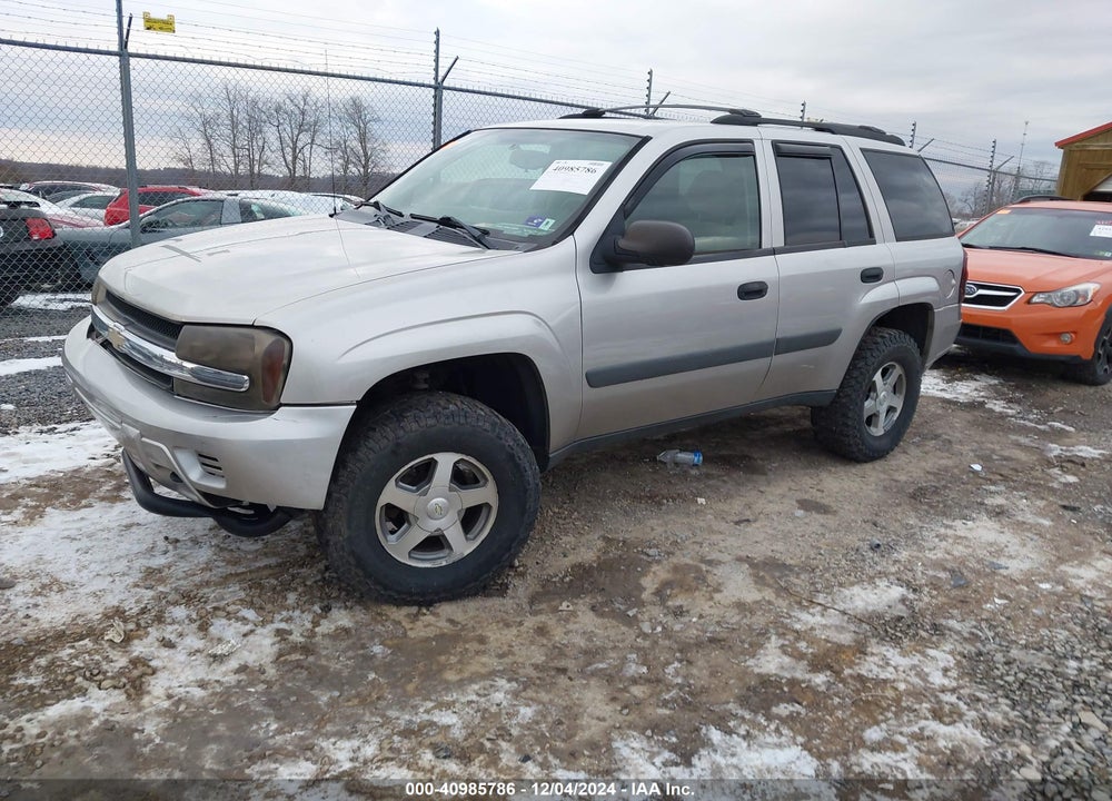 2005 CHEVROLET TRAILBLAZER LS VIN: 1GNDT13S752182617