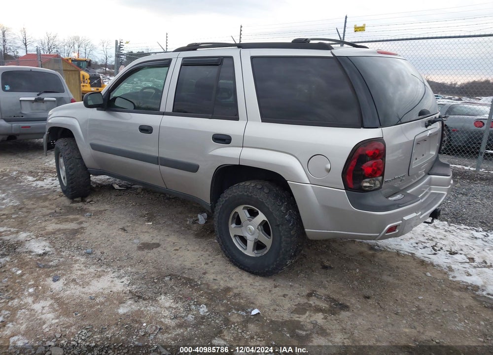 2005 CHEVROLET TRAILBLAZER LS VIN: 1GNDT13S752182617