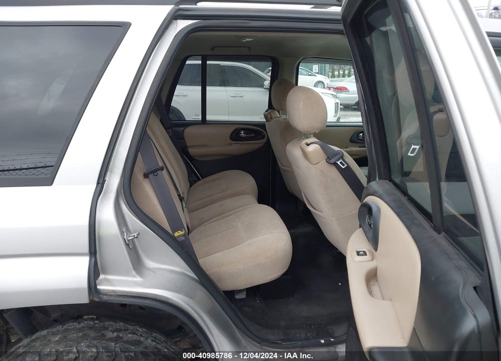 2005 CHEVROLET TRAILBLAZER LS VIN: 1GNDT13S752182617