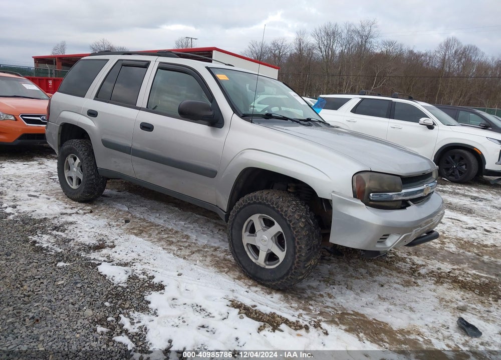 2005 CHEVROLET TRAILBLAZER LS VIN: 1GNDT13S752182617