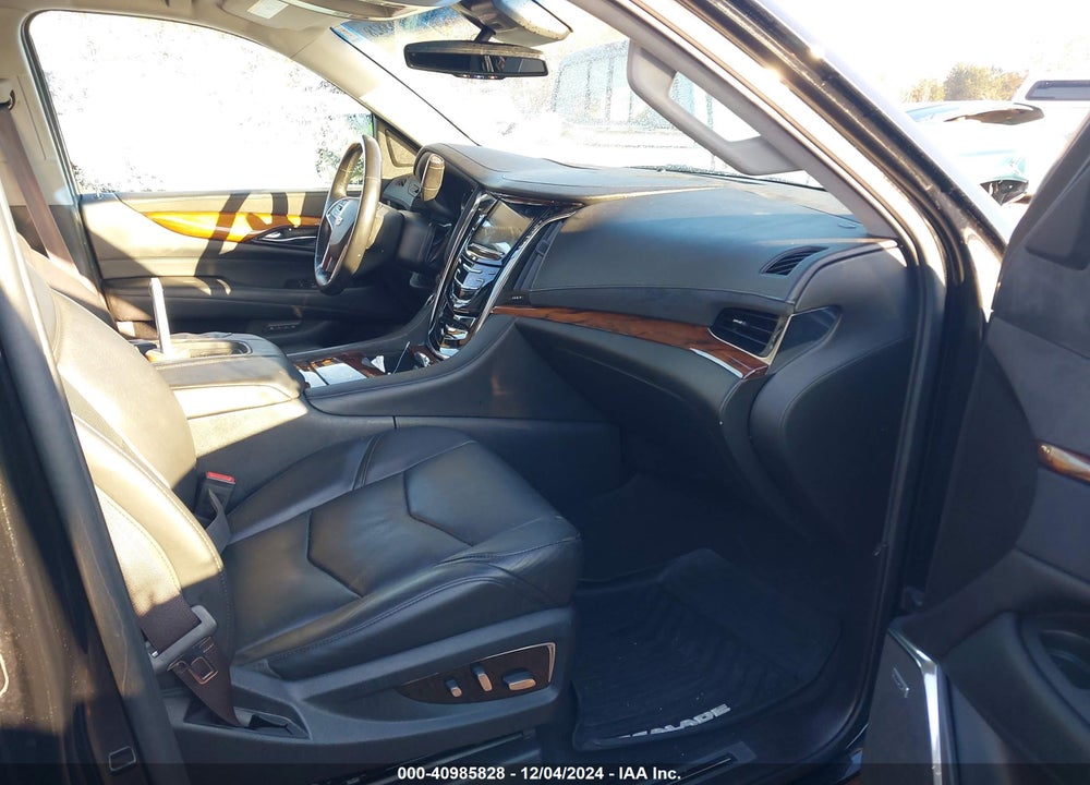 2016 CADILLAC ESCALADE LUXURY COLLECTION VIN: 1GYS3BKJ7GR372839