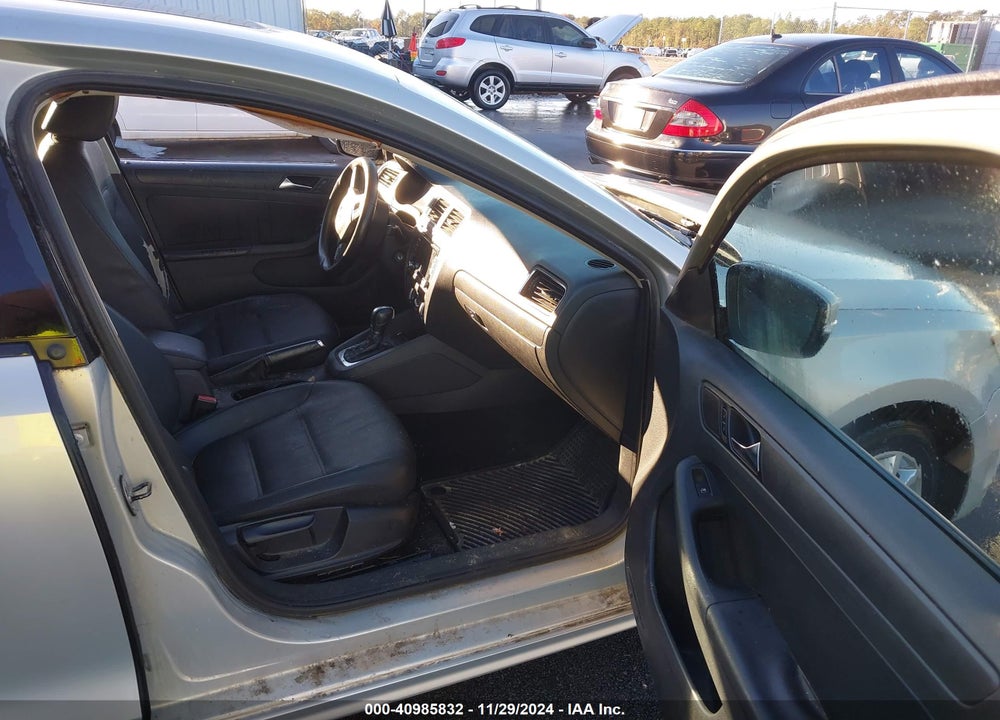 2012 VOLKSWAGEN JETTA VIN: 3VWDP7AJ0CM305784