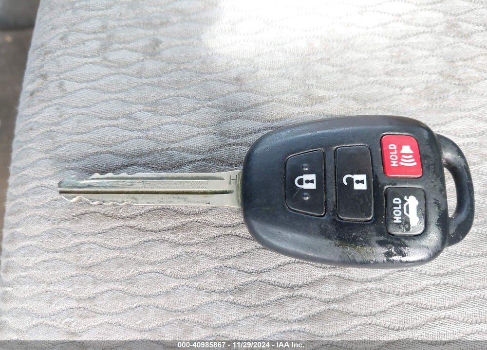 2014 TOYOTA COROLLA LE VIN: 5YFBURHE7EP081982