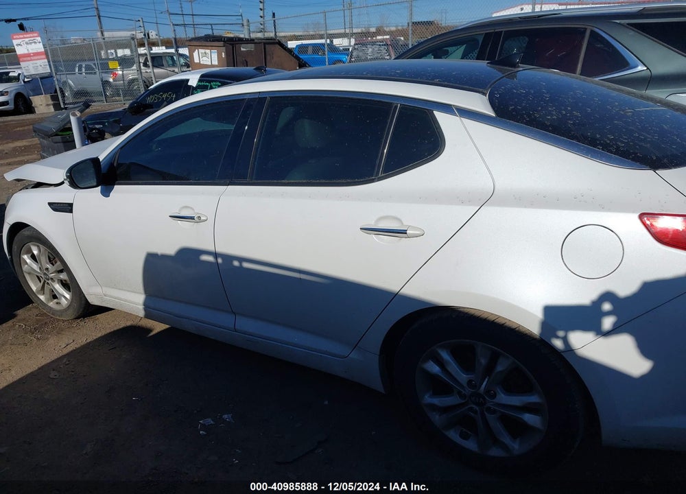 2011 KIA OPTIMA EX VIN: KNAGN4A77B5057804