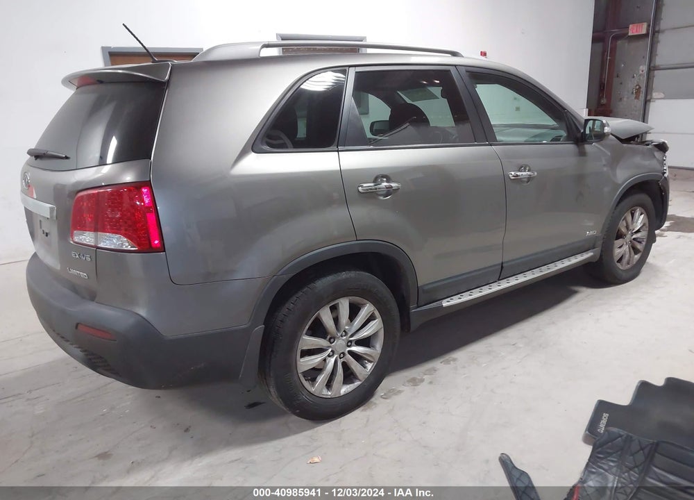 2011 KIA SORENTO EX V6 VIN: 5XYKUDA28BG103992