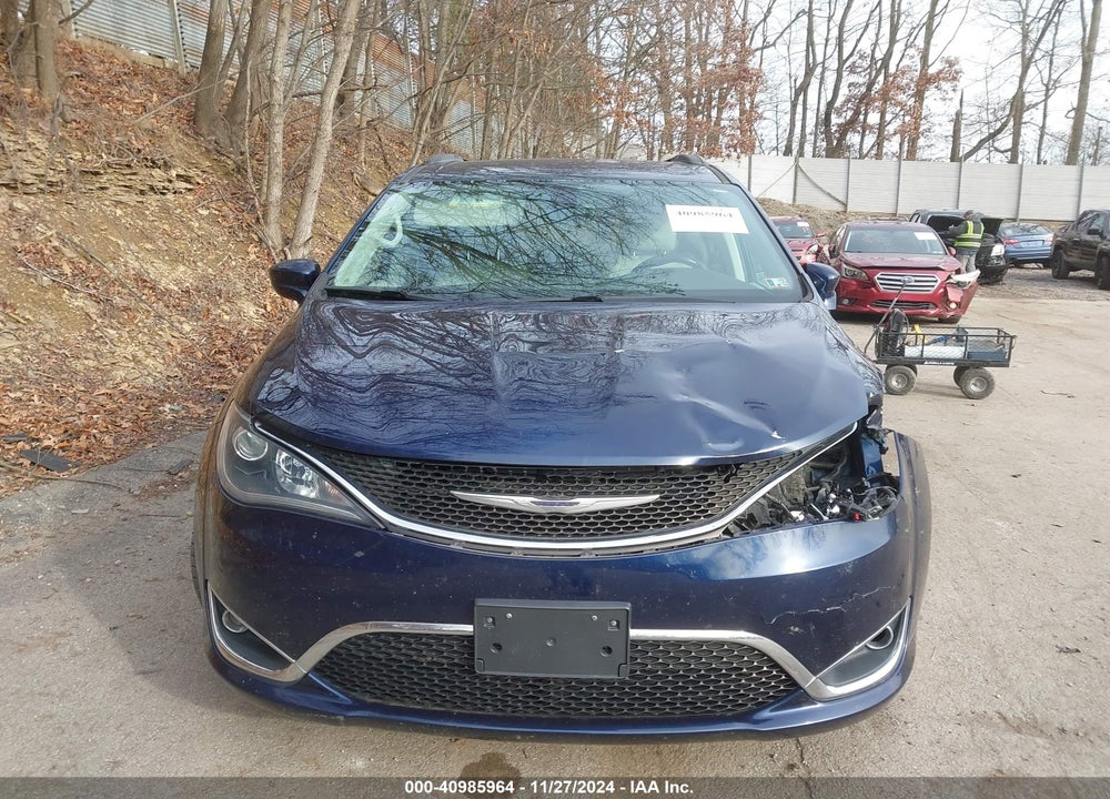 2017 CHRYSLER PACIFICA TOURING L VIN: 2C4RC1BG8HR823792