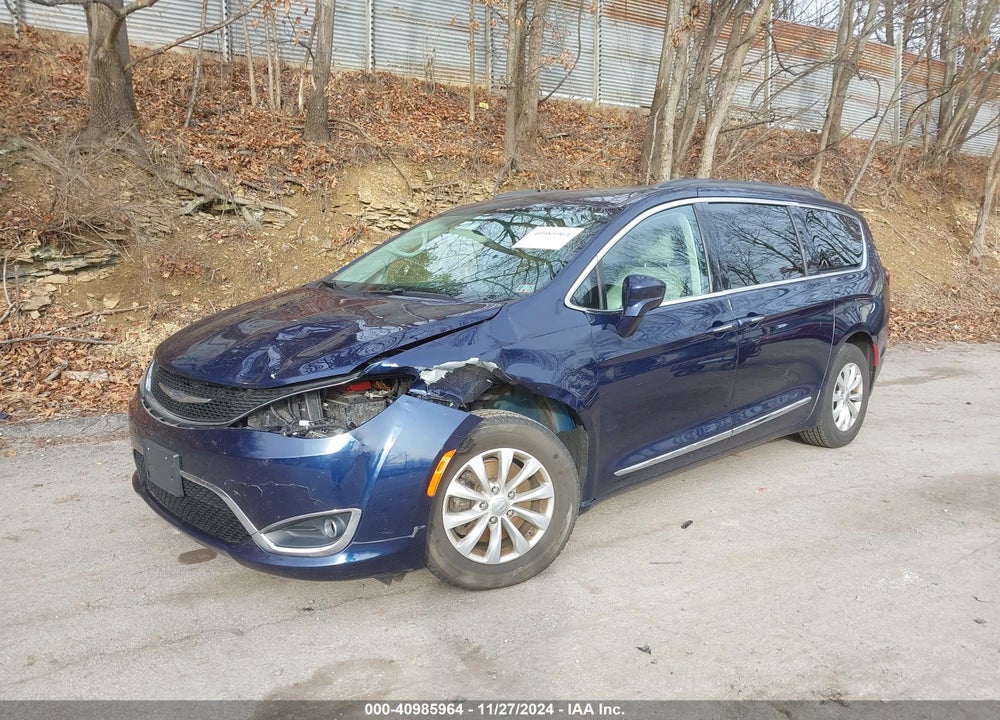 2017 CHRYSLER PACIFICA TOURING L VIN: 2C4RC1BG8HR823792