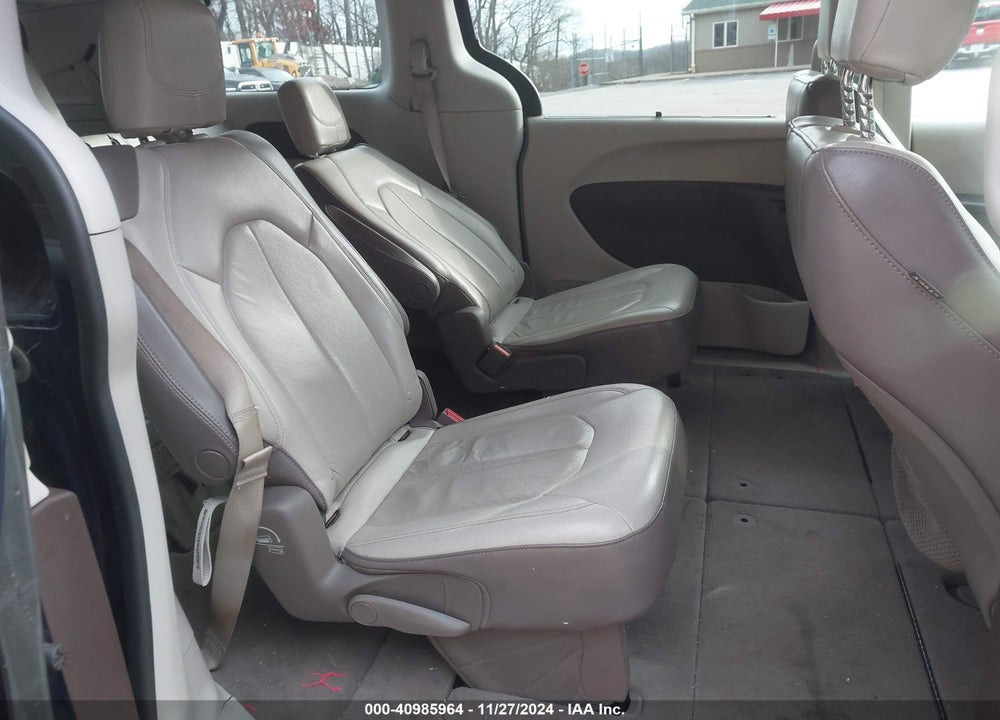 2017 CHRYSLER PACIFICA TOURING L VIN: 2C4RC1BG8HR823792