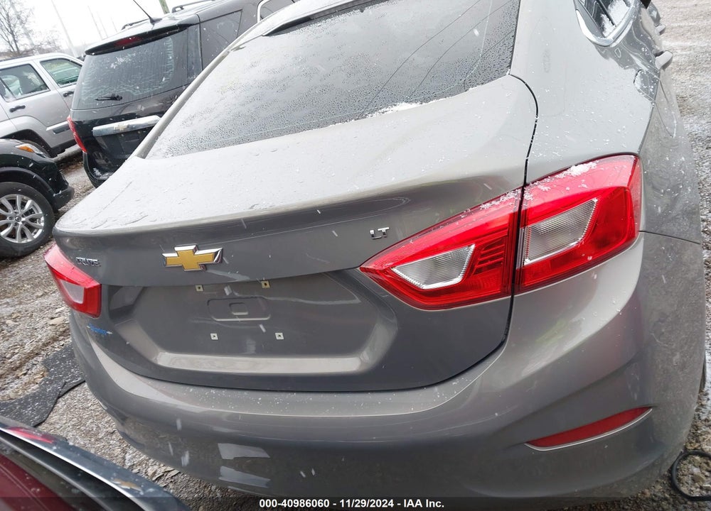 2018 CHEVROLET CRUZE LT AUTO VIN: 1G1BE5SM2J7183975