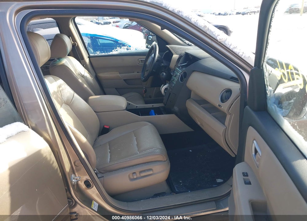 2011 HONDA PILOT EX-L VIN: 5FNYF4H57BB050990