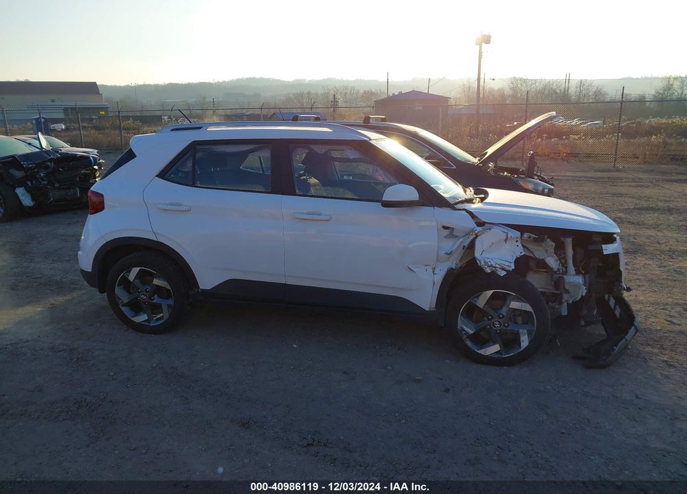 2023 HYUNDAI VENUE SEL VIN: KMHRC8A35PU220383