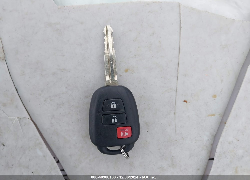 2016 TOYOTA RAV4 LE VIN: JTMBFREV1GJ086102