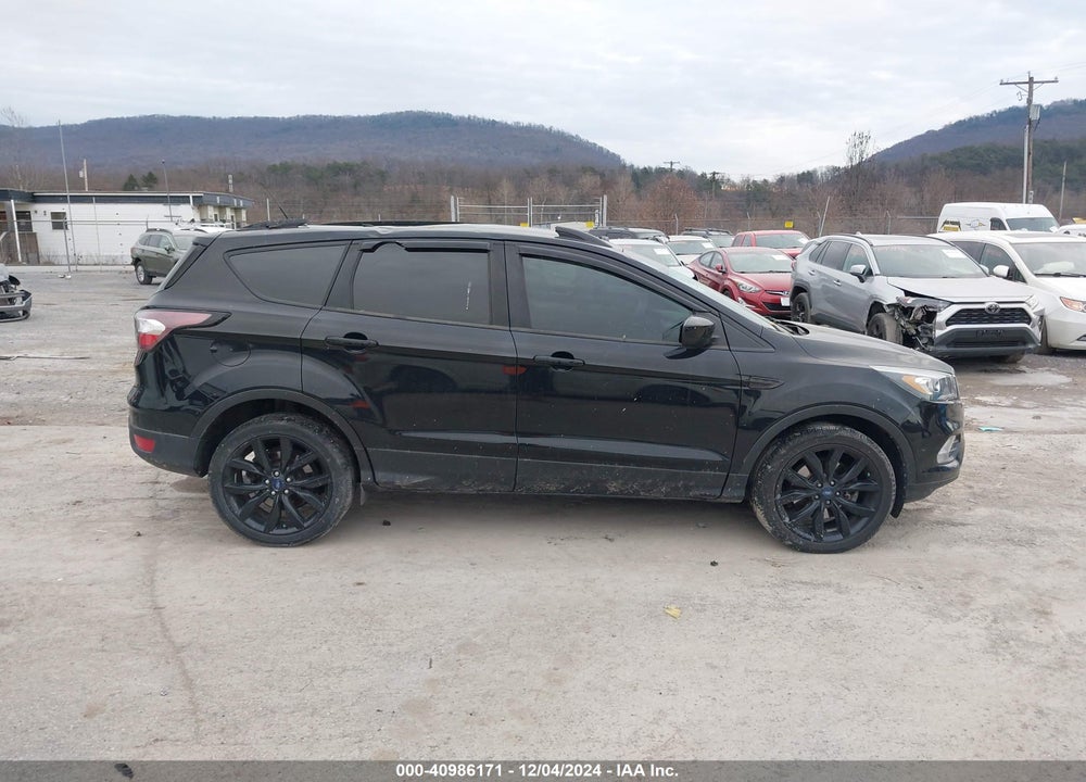 2018 FORD ESCAPE SE VIN: 1FMCU9GD0JUA51048