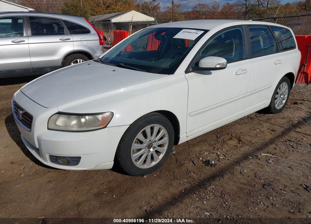 2010 VOLVO V50 2.4I VIN: YV1382MW3A2572440