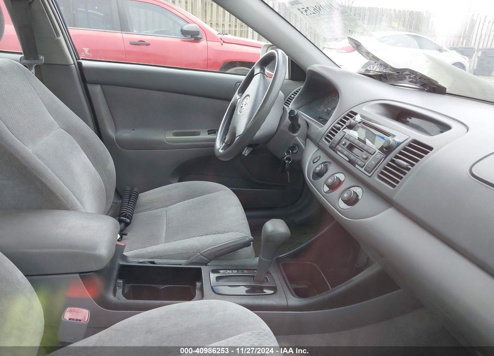 2004 TOYOTA CAMRY LE VIN: 4T1BE32K74U292637