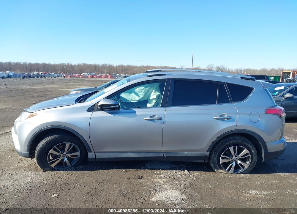 2016 TOYOTA RAV4 XLE VIN: 2T3RFREV8GW429262
