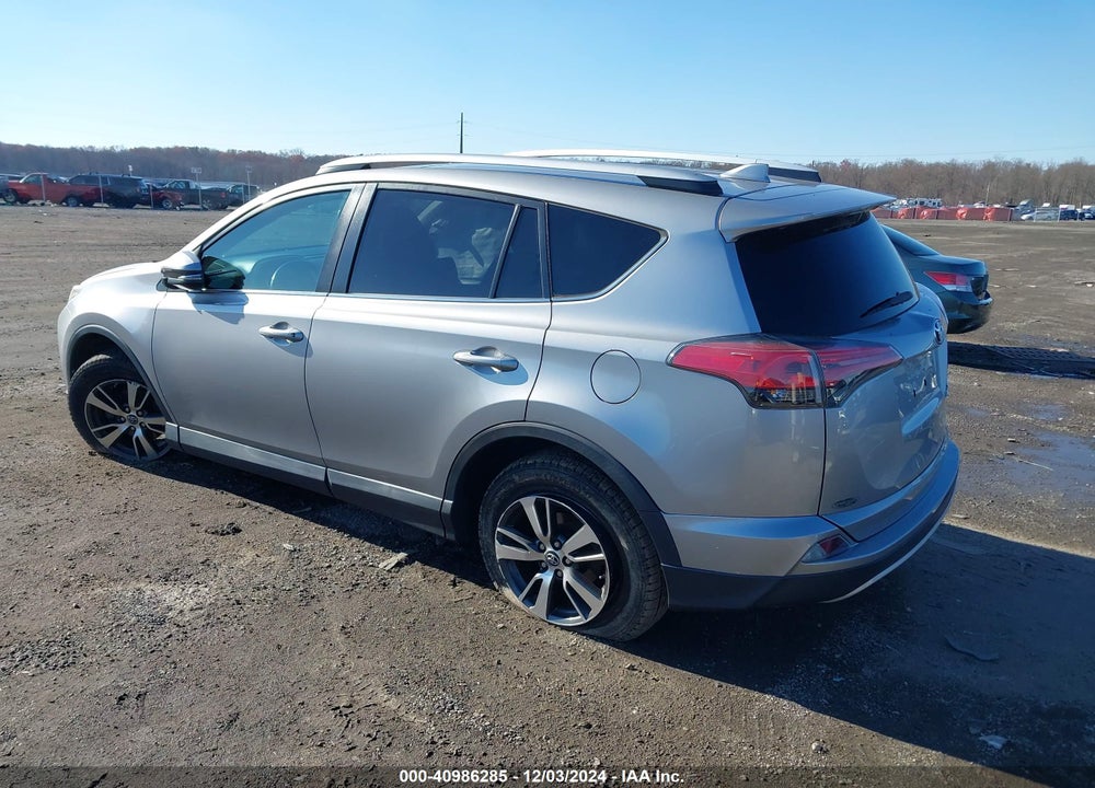 2016 TOYOTA RAV4 XLE VIN: 2T3RFREV8GW429262