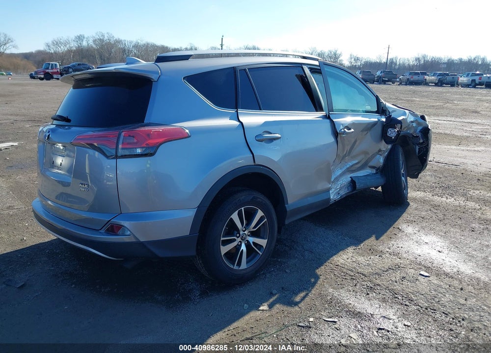 2016 TOYOTA RAV4 XLE VIN: 2T3RFREV8GW429262