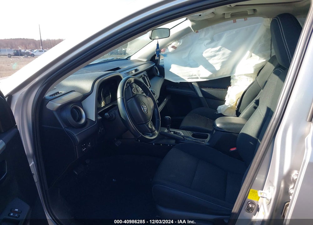 2016 TOYOTA RAV4 XLE VIN: 2T3RFREV8GW429262