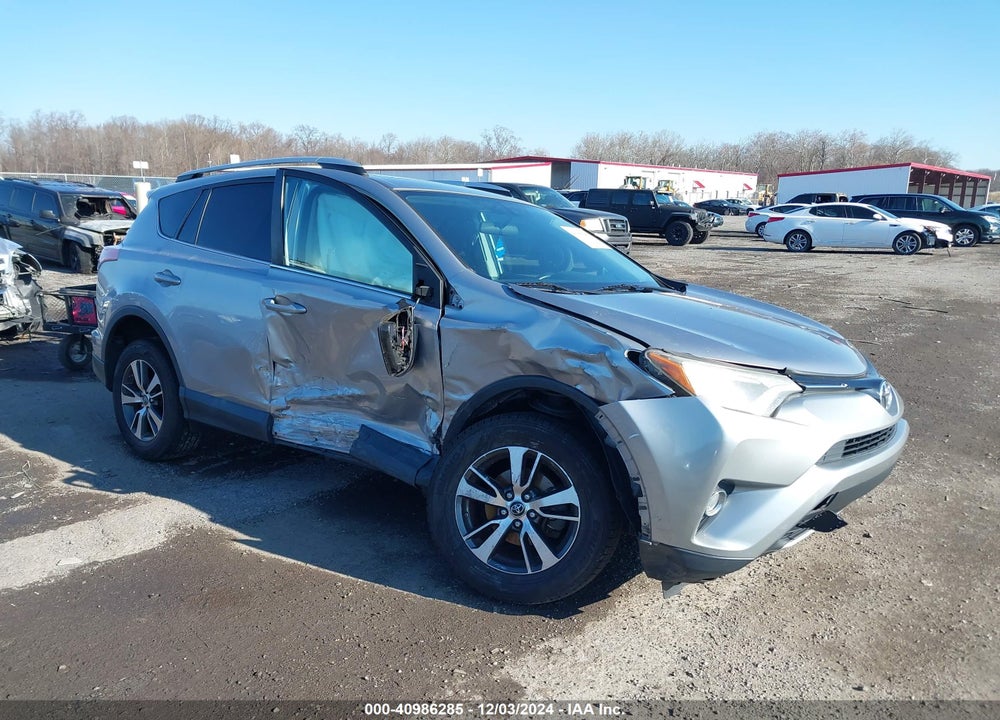 2016 TOYOTA RAV4 XLE VIN: 2T3RFREV8GW429262