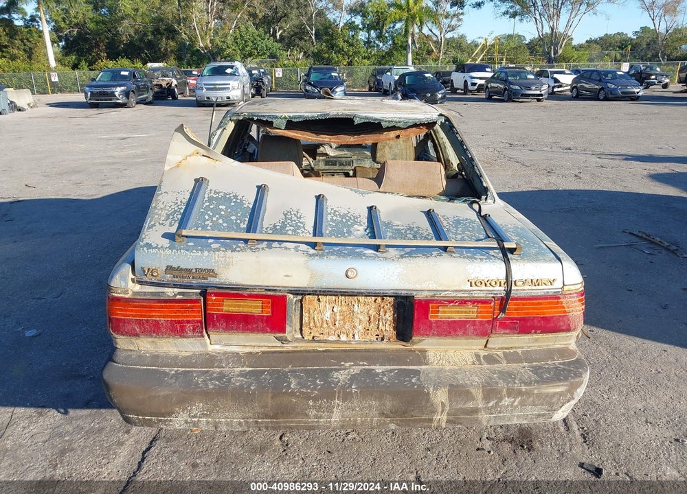 1988 TOYOTA CAMRY DLX VIN: JT2VV21EXJ0018531