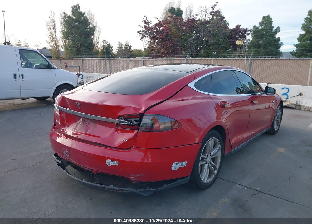 2013 TESLA MODEL S VIN: 5YJSA1CG8DFP15622