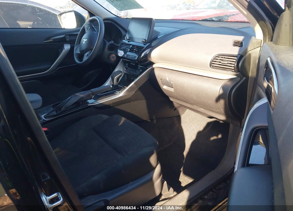 2023 MITSUBISHI ECLIPSE CROSS LE VIN: JA4ATVAA1PZ013582