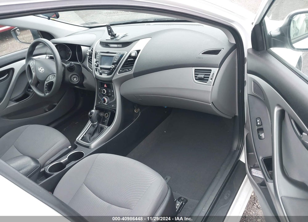 2014 HYUNDAI ELANTRA VIN: 5NPDH4AE8EH493836