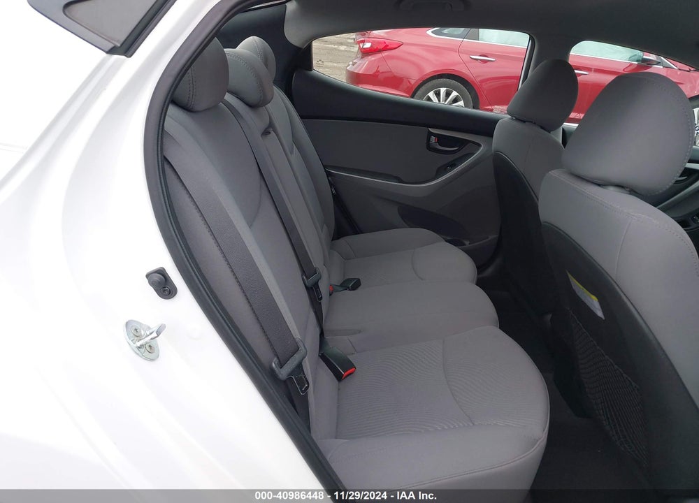 2014 HYUNDAI ELANTRA VIN: 5NPDH4AE8EH493836