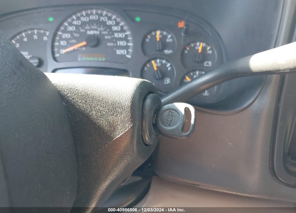 2005 CHEVROLET TAHOE Z71 VIN: 1GNEK13T85R205765