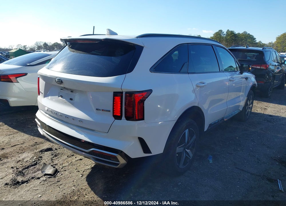 2021 KIA SORENTO EX VIN: 5XYRHDLF2MG022864