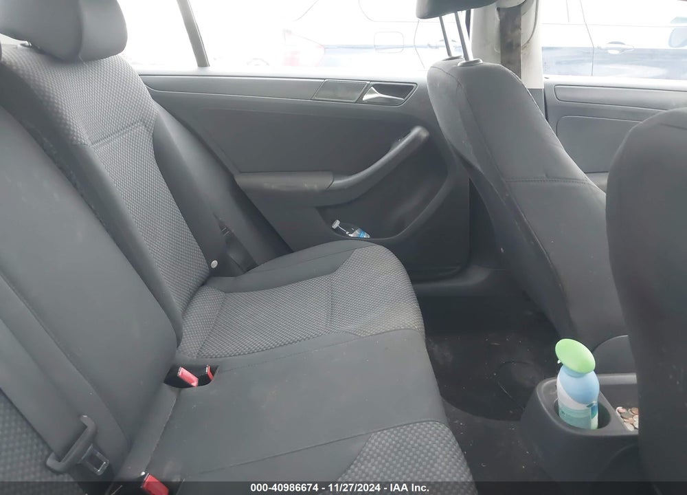 2011 VOLKSWAGEN JETTA 2.0L S VIN: 3VW2K7AJ9BM397921