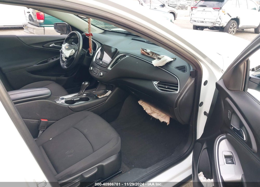 2018 CHEVROLET MALIBU LT VIN: 1G1ZD5ST5JF211363