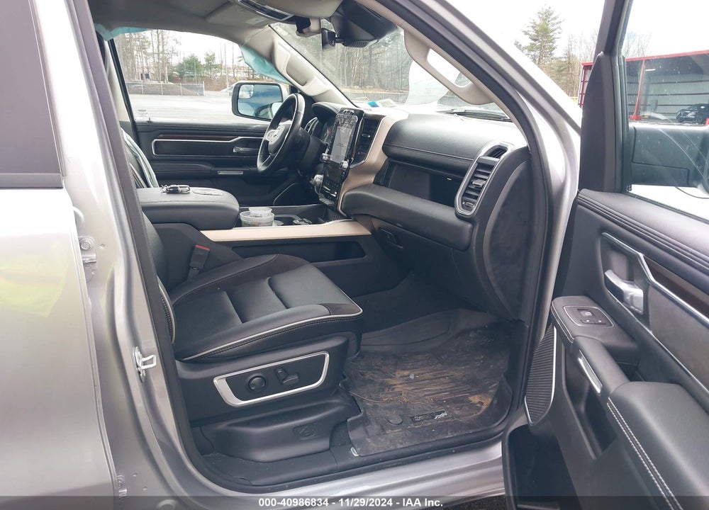 2022 RAM 1500 LAIE  4X4 5'7 BOX VIN: 1C6SRFJT7NN297201