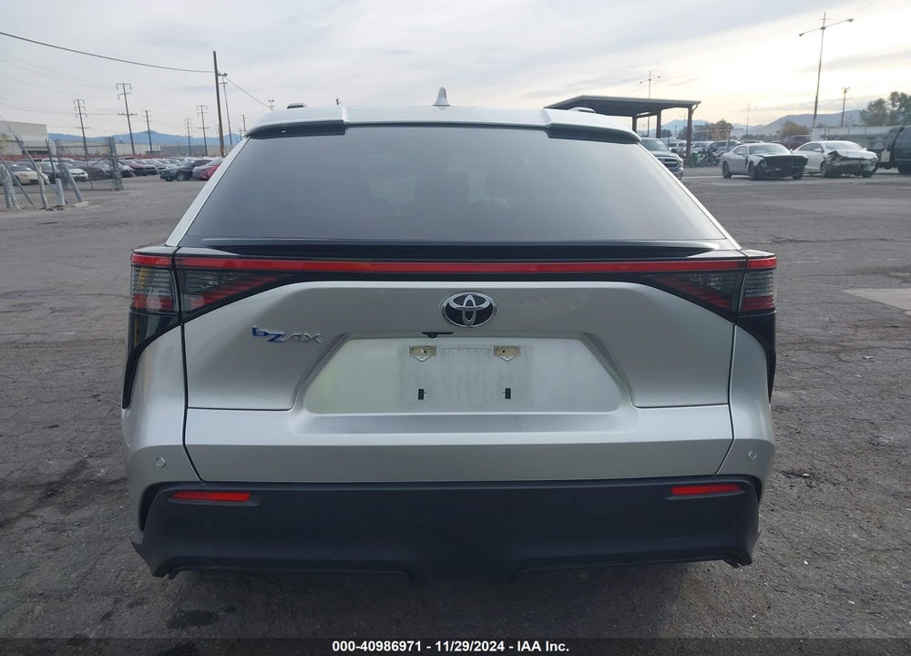 2023 TOYOTA BZ4X XLE VIN: JTMAAAAA5PA023390