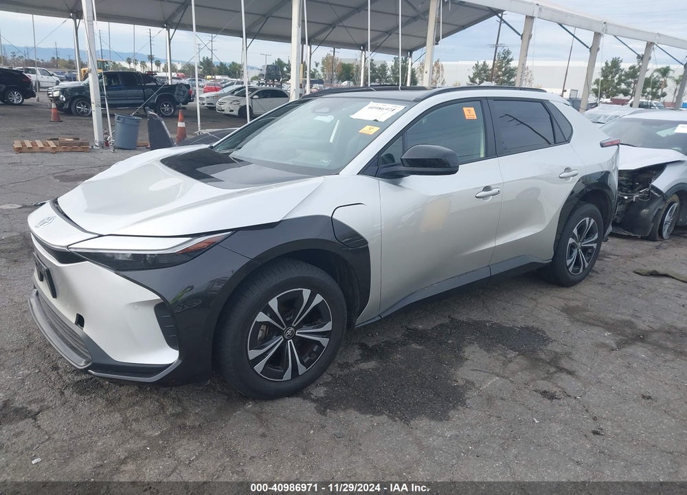 2023 TOYOTA BZ4X XLE VIN: JTMAAAAA5PA023390