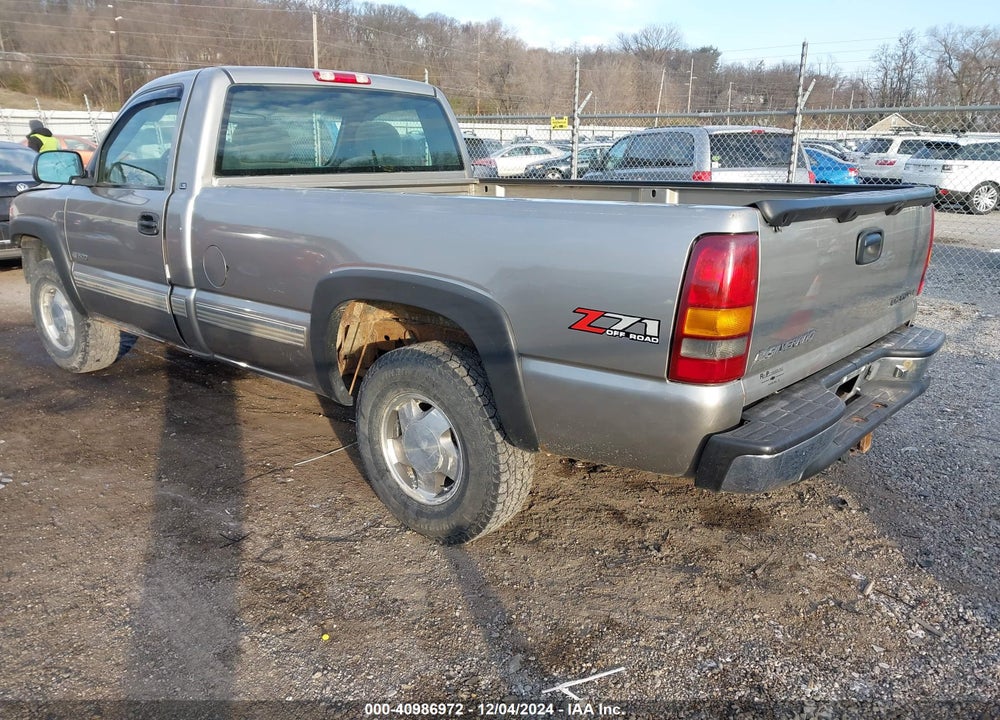 2001 CHEVROLET SILVERADO 1500 LS VIN: 1GCEK14T91E108809