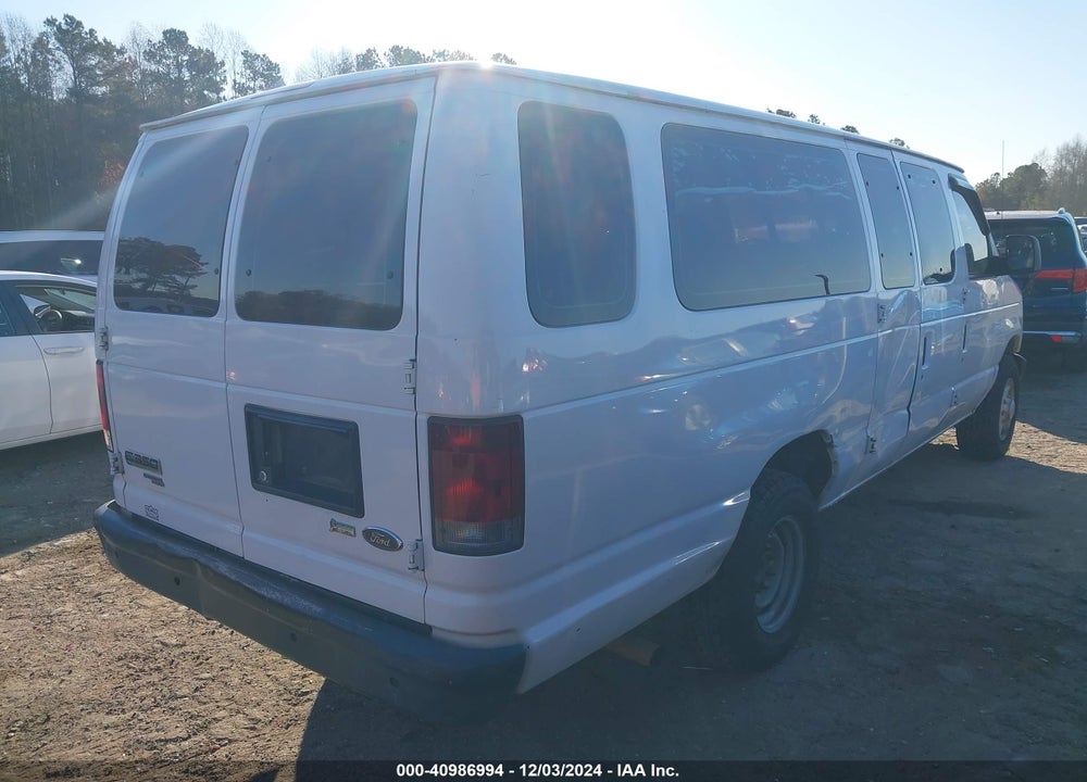 2011 FORD E-350 SUPER DUTY XL VIN: 1FBSS3BL1BDB25424