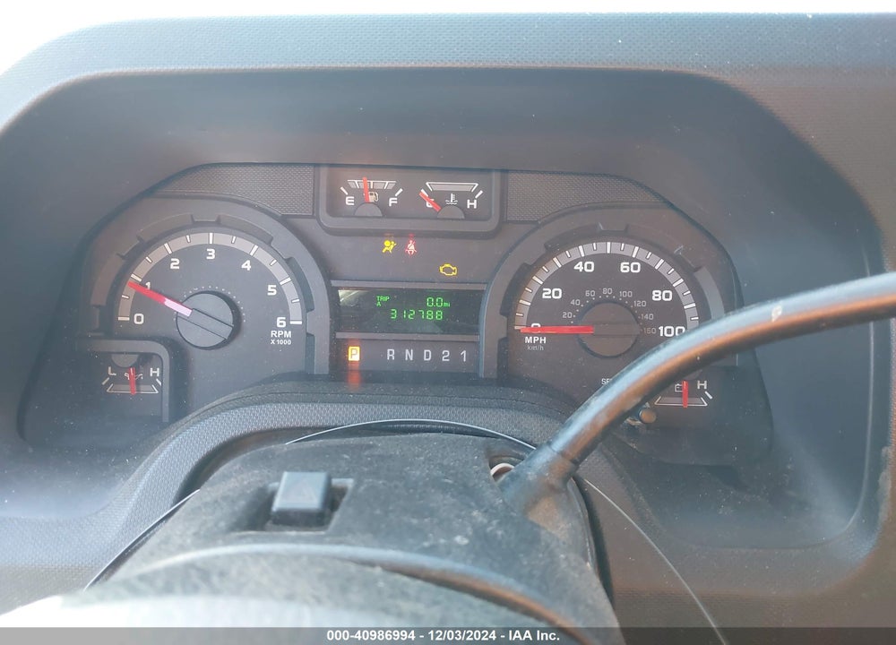 2011 FORD E-350 SUPER DUTY XL VIN: 1FBSS3BL1BDB25424