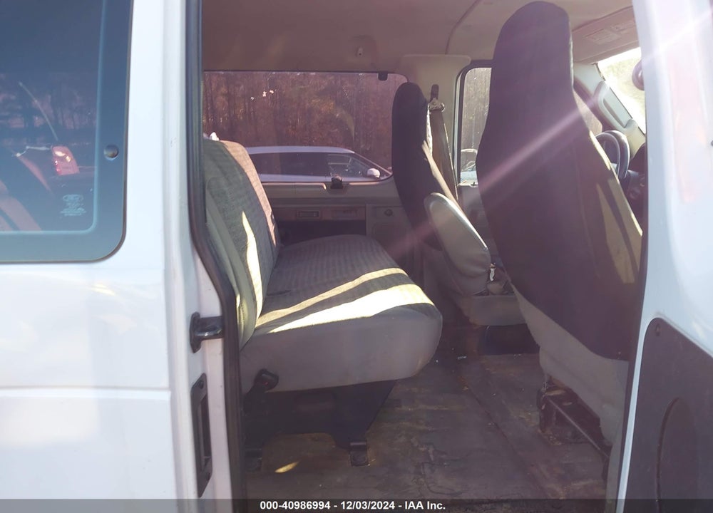 2011 FORD E-350 SUPER DUTY XL VIN: 1FBSS3BL1BDB25424