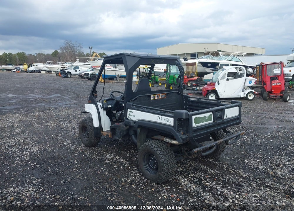 2014 JOHN DEERE XUV825I VIN: 1M0825GEAEM088339