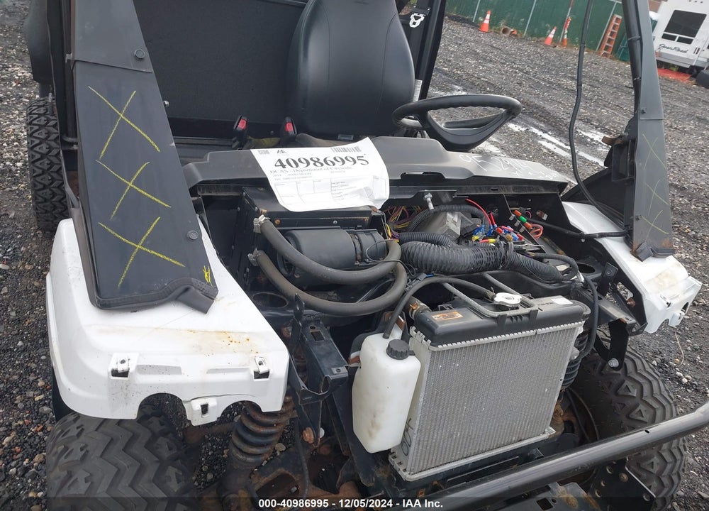 2014 JOHN DEERE XUV825I VIN: 1M0825GEAEM088339