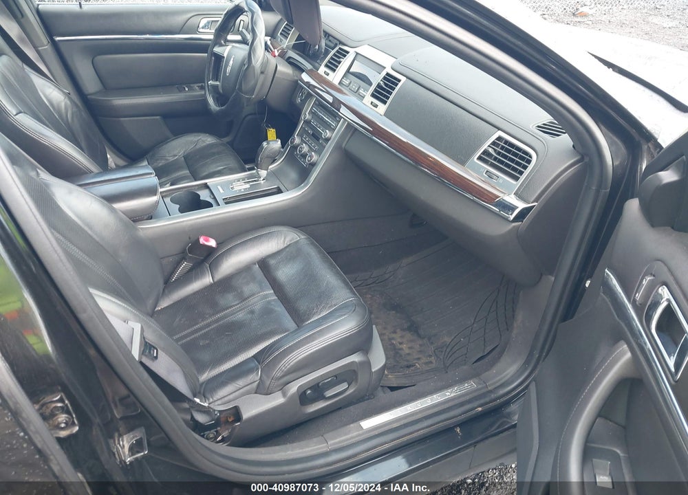 2009 LINCOLN MKS VIN: 1LNHM93R09G627142