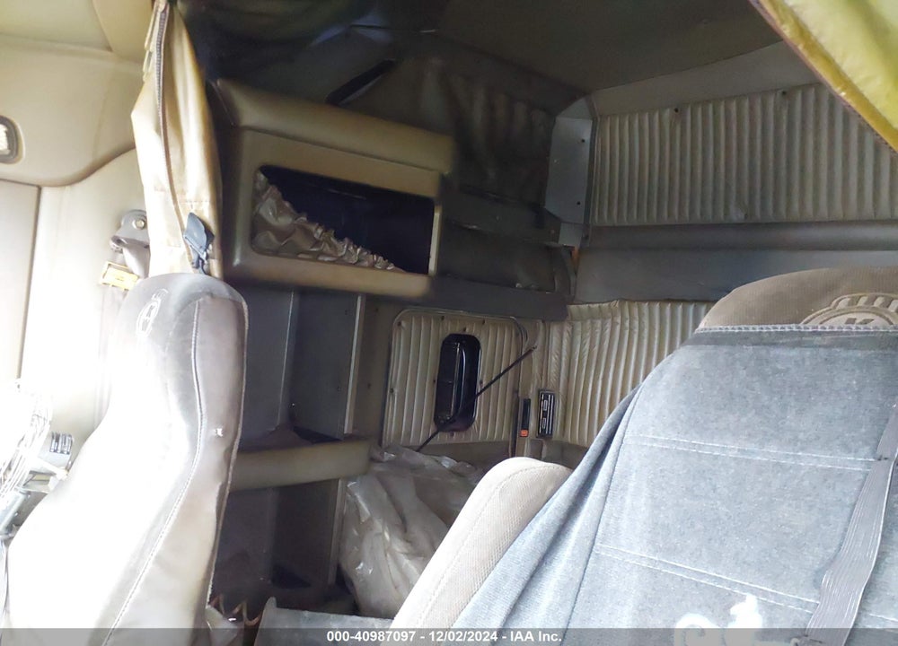 2006 KENWORTH T600 T600 VIN: 1XKADB9X76J152904