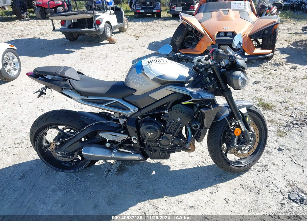 2024 TRIUMPH MOTORCYCLE STREET TRIPLE 765 R VIN: SMTA604S3RTBP1484